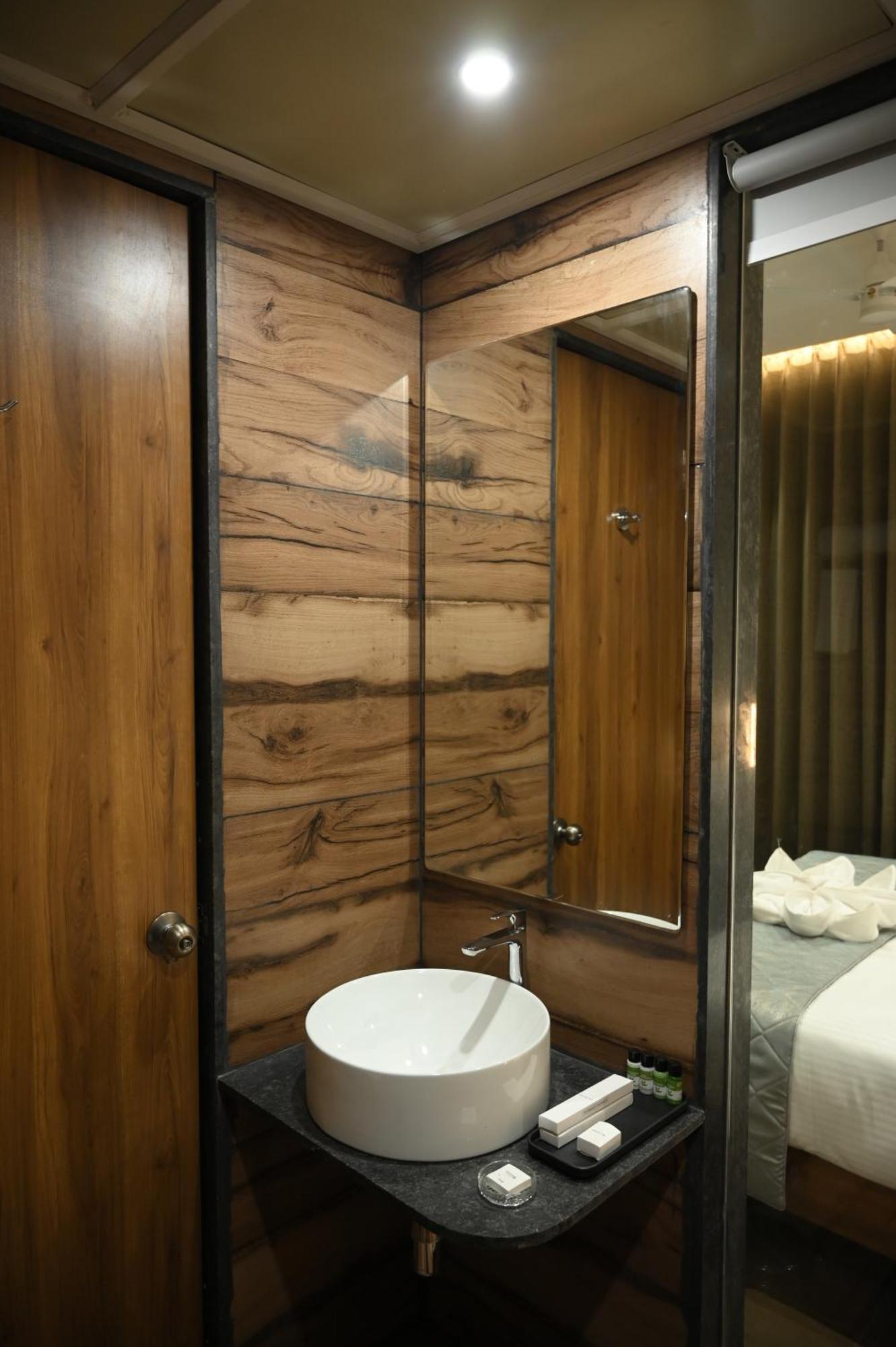 Mango Leaf Lake Resort Malkhed Экстерьер фото